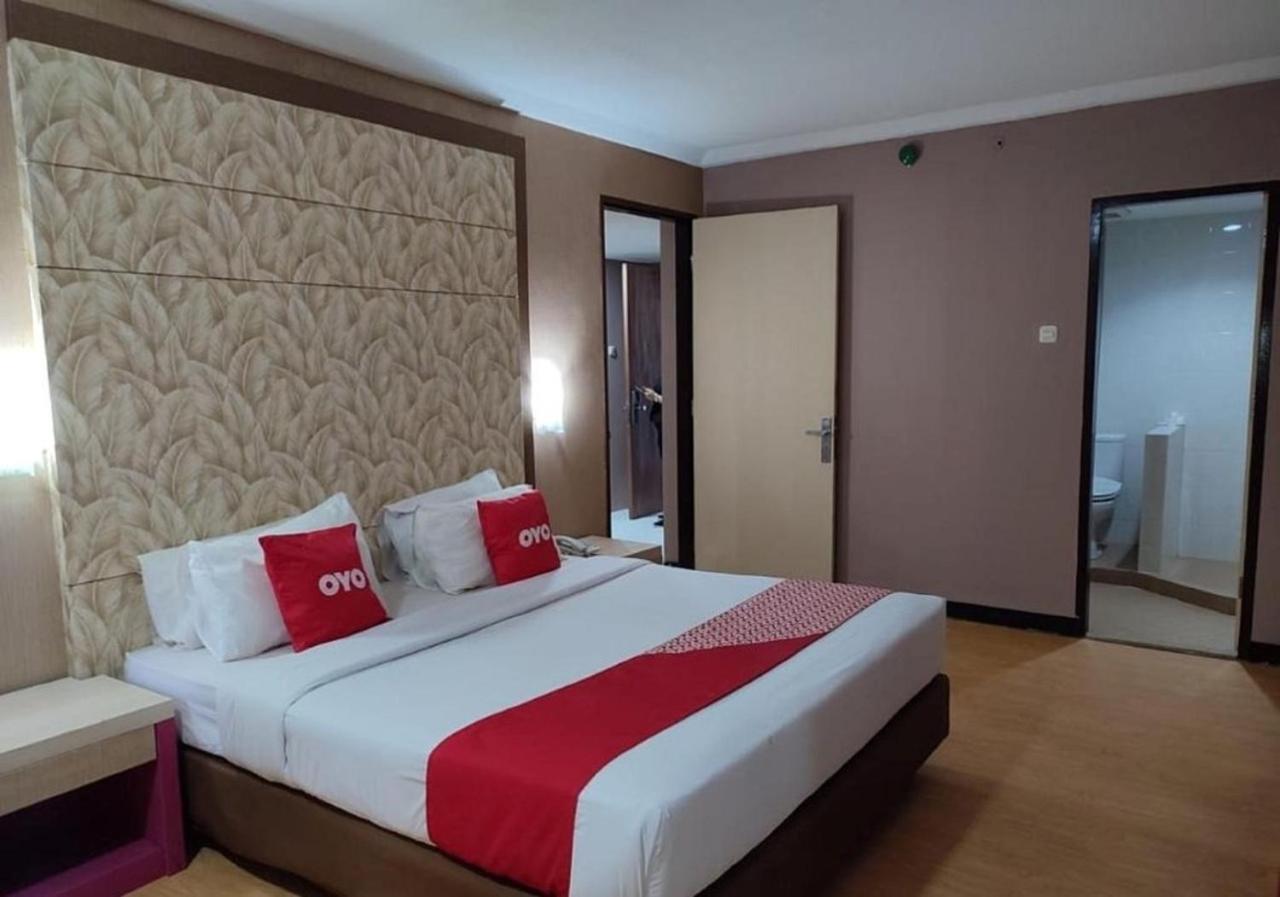Collection O 1963 Hotel The New Benakutai Balikpapan  Exteriör bild