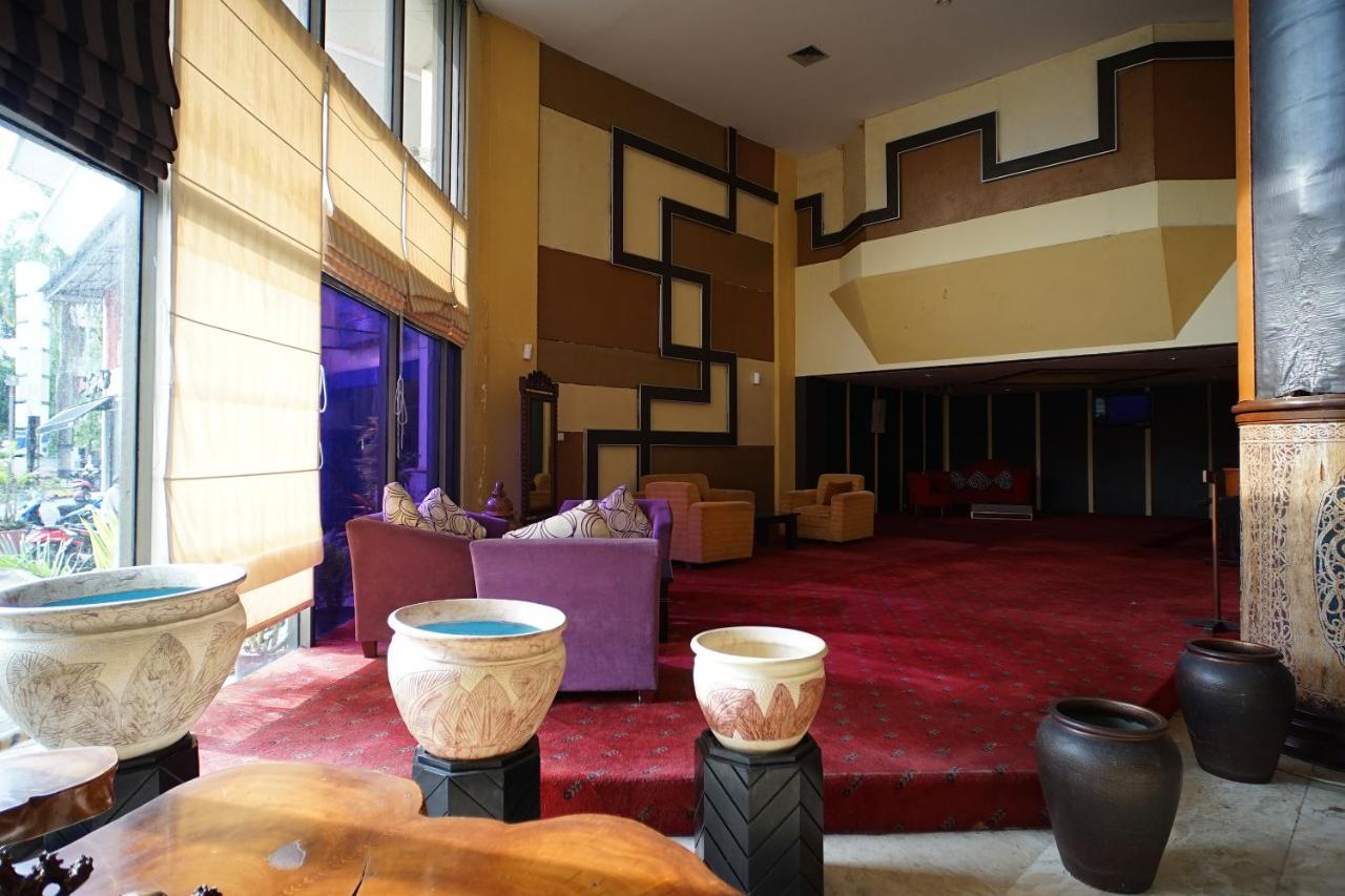 Collection O 1963 Hotel The New Benakutai Balikpapan  Exteriör bild