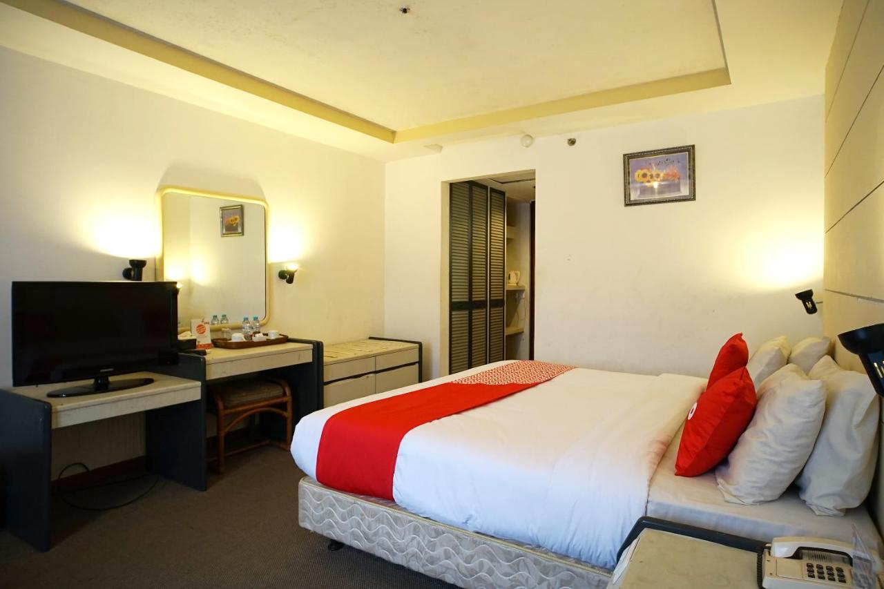 Collection O 1963 Hotel The New Benakutai Balikpapan  Exteriör bild
